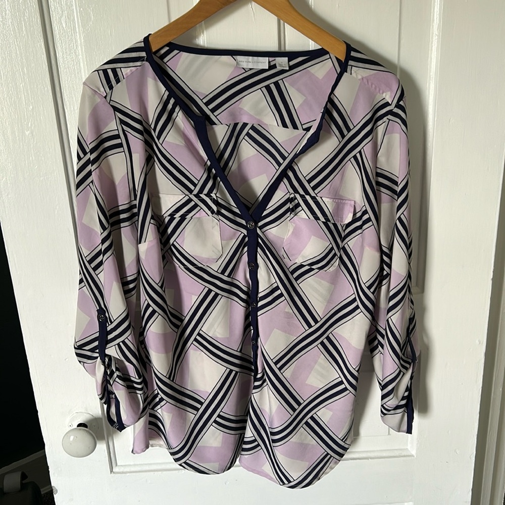 Light Purple Geometric Button-Front Women's Top